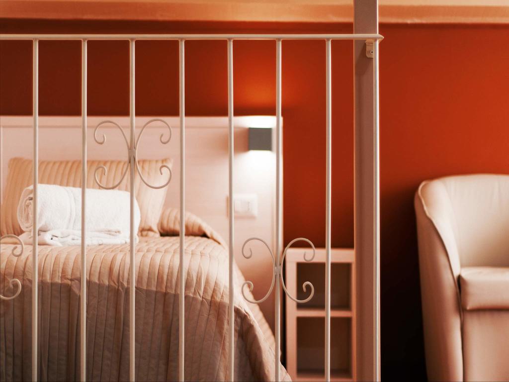 Torre Di Renda Guest House เปียซซา อาร์เมรีนา ภายนอก รูปภาพ