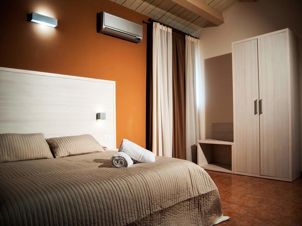 Torre Di Renda Guest House เปียซซา อาร์เมรีนา ภายนอก รูปภาพ