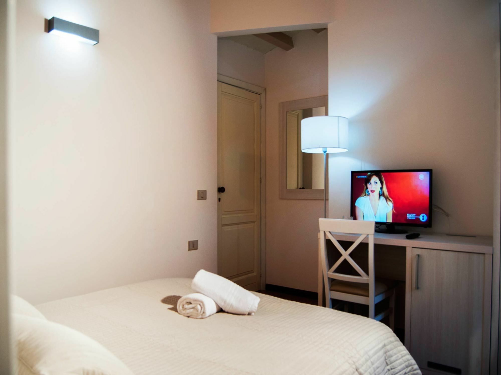 Torre Di Renda Guest House เปียซซา อาร์เมรีนา ภายนอก รูปภาพ