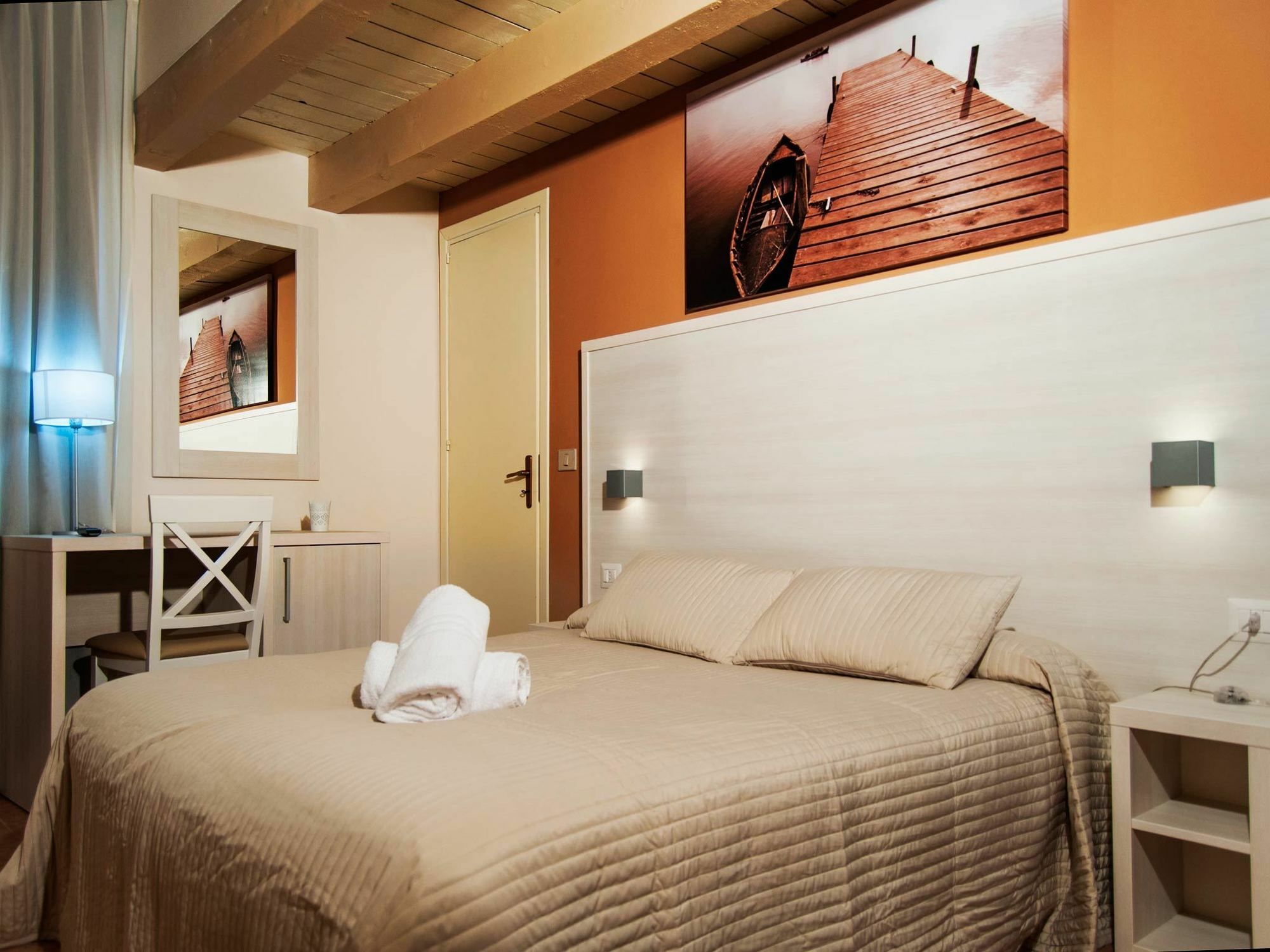 Torre Di Renda Guest House เปียซซา อาร์เมรีนา ภายนอก รูปภาพ