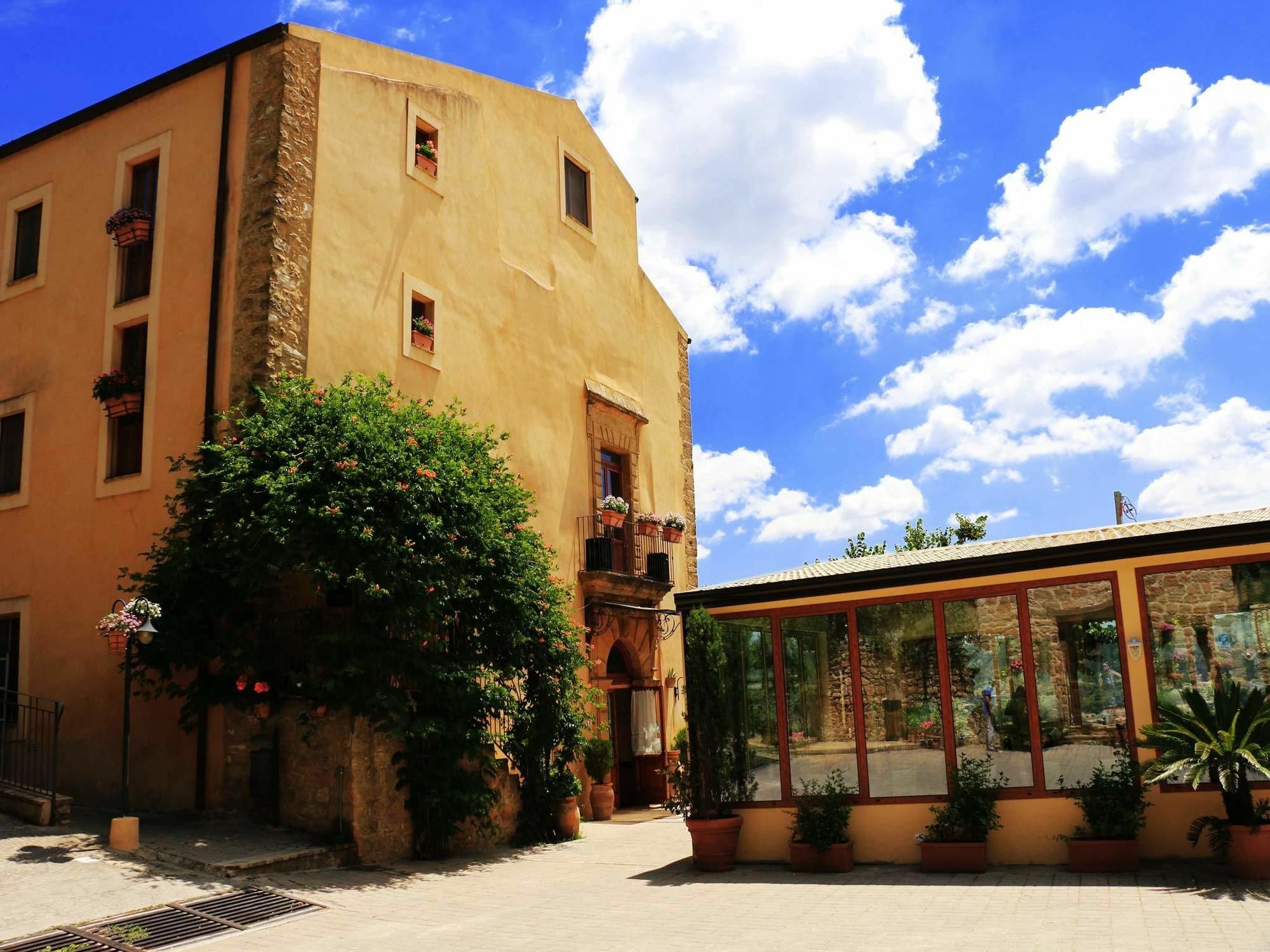 Torre Di Renda Guest House เปียซซา อาร์เมรีนา ภายนอก รูปภาพ